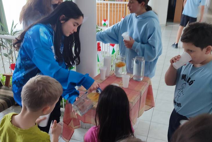 A V�Z VIL�GNAPJA - V�z (K)v�z....